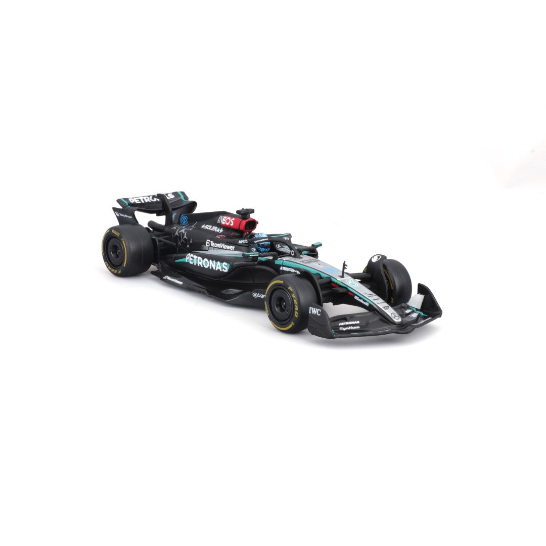 18-38209R Bburago F1 Mercedes-AMG W15 E Performance #63 con casco Russell - 1:43
