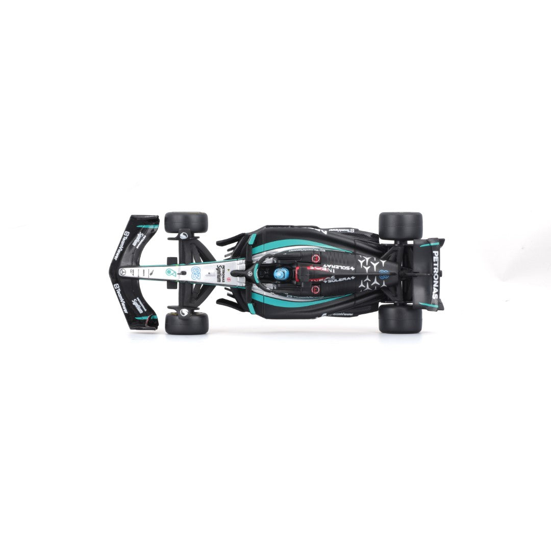 18-38209R Bburago F1 Mercedes-AMG W15 E Performance #63 con casco Russell - 1:43