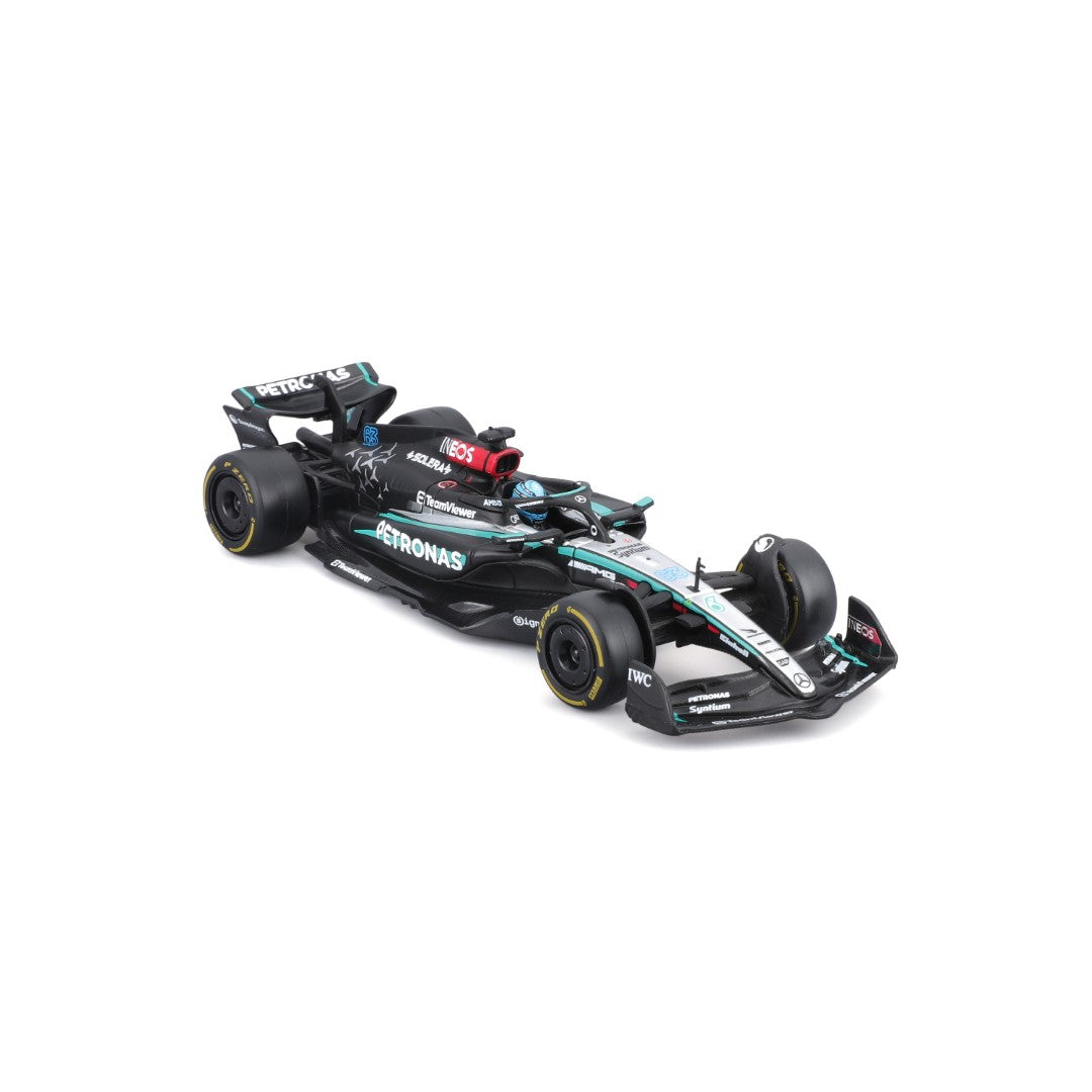 18-38209R Bburago F1 Mercedes-AMG W15 E Performance #63 con casco Russell - 1:43