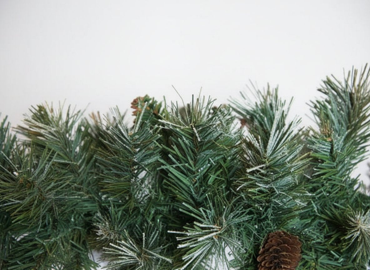 Ghirlanda Natalizia Siberiana 300 cm con Pigne | Decorazione Verde per Natale