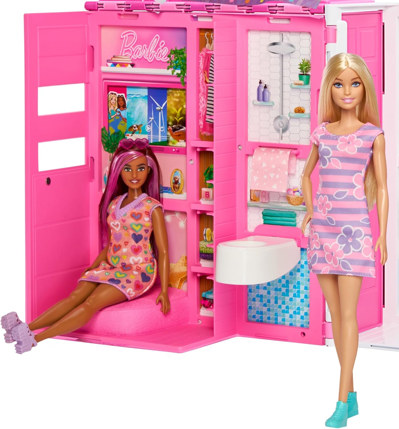Mattel Barbie Loft Casa Vacanze con Bambola Playset Casa Portatile con Accessori