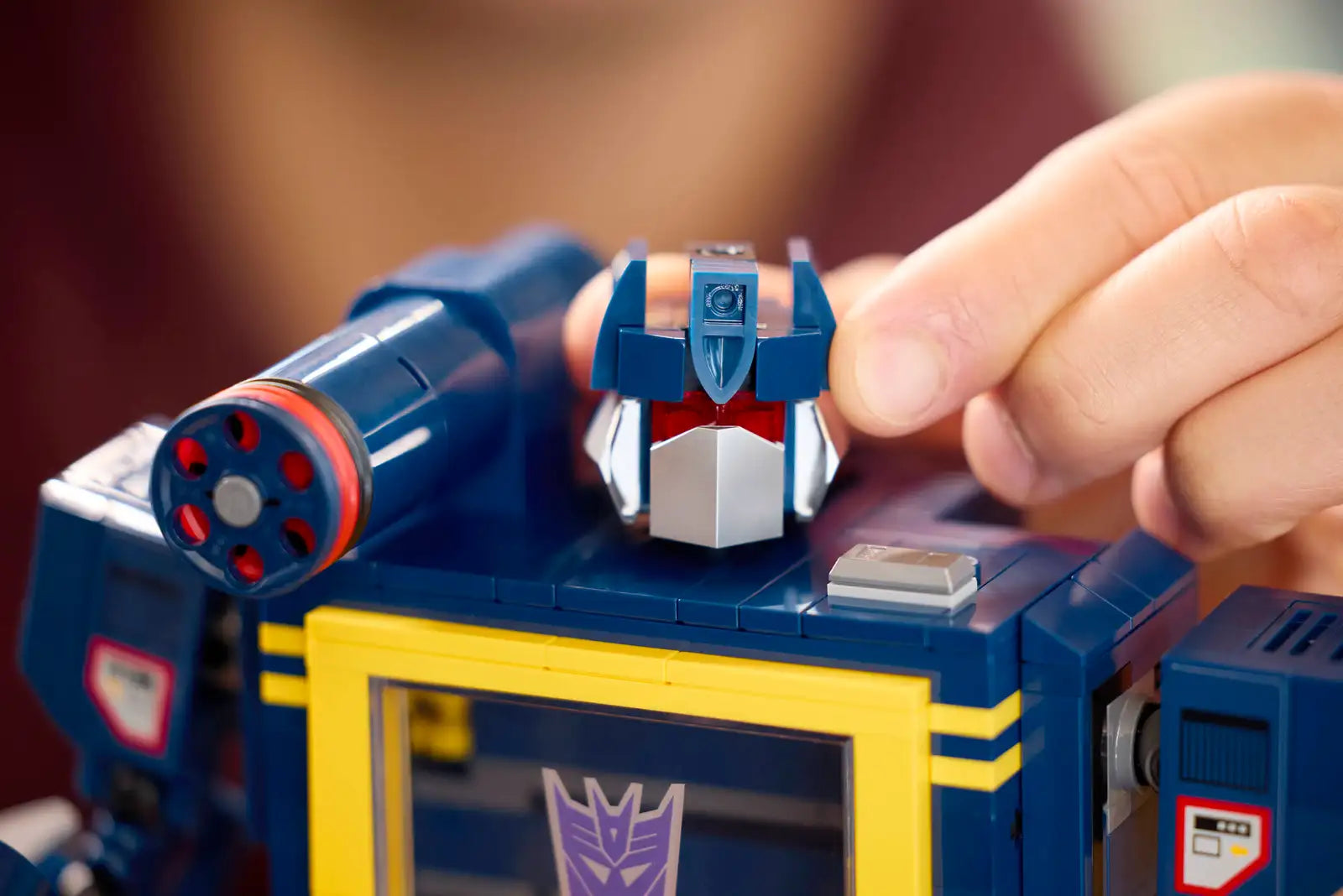 10358 Lego Icons Transformers Soundwave