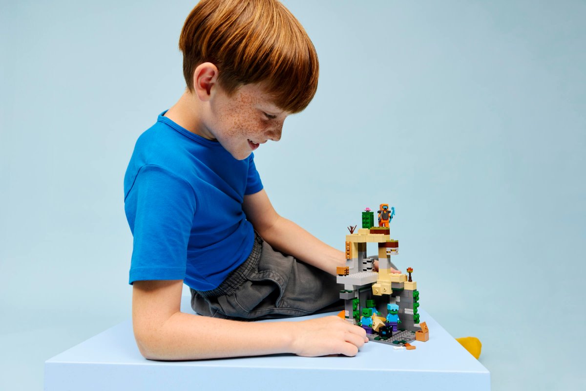 21587 LEGO Minecraft Zombie Dungeon