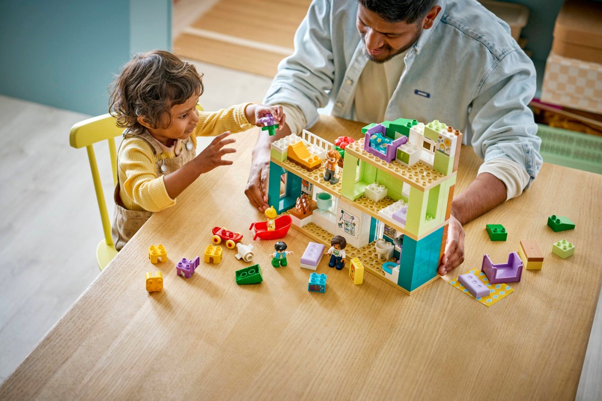 10470 LEGO DUPLO Town Casa familiare moderna 3 in 1 con personaggi