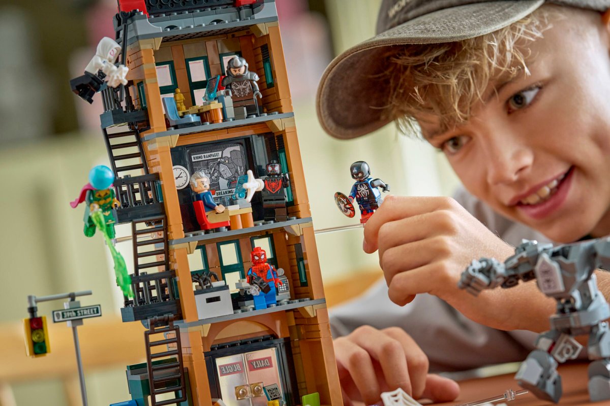 76342 LEGO Super Heroes Marvel Spider-Man vs. Mysterio: il Daily Bugle