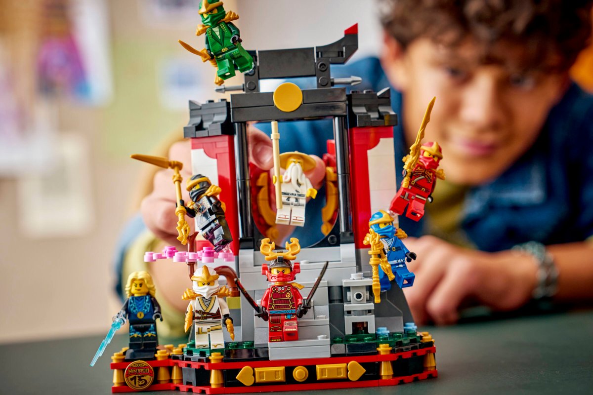 71866 LEGO Ninjago Display personaggi Ninja  15° anniversario
