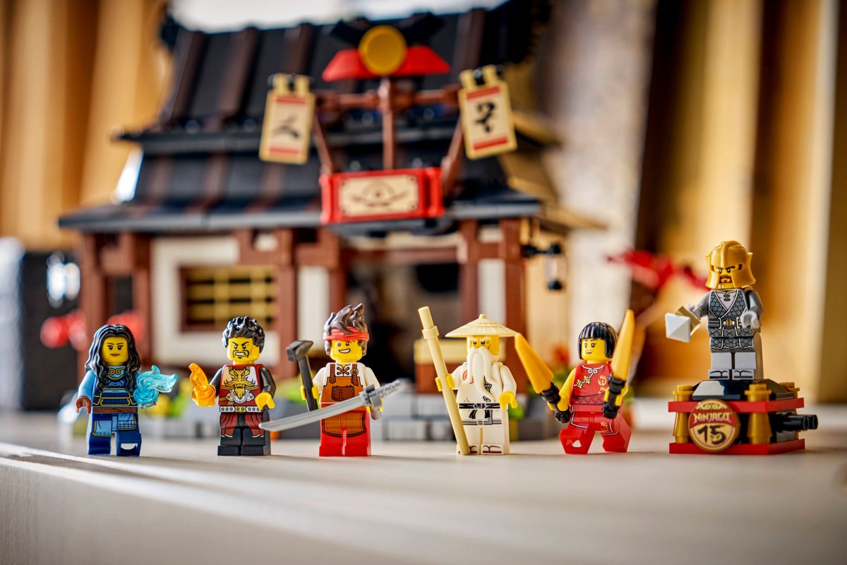 71858 LEGO Ninjago La bottega delle Quattro Armi  15° anniversario