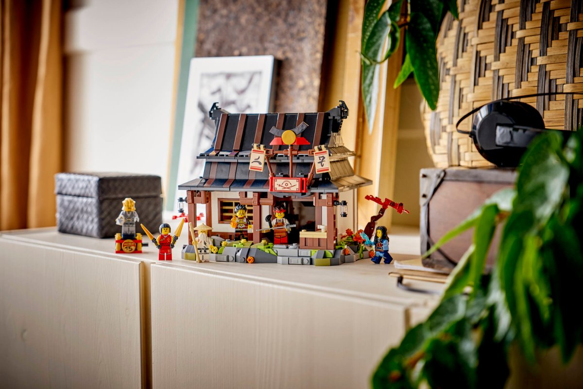 71858 LEGO Ninjago La bottega delle Quattro Armi  15° anniversario