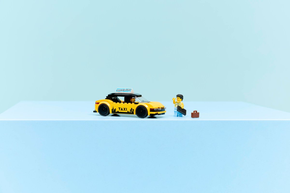 60487 LEGO City Great Vehicles Taxi giallo