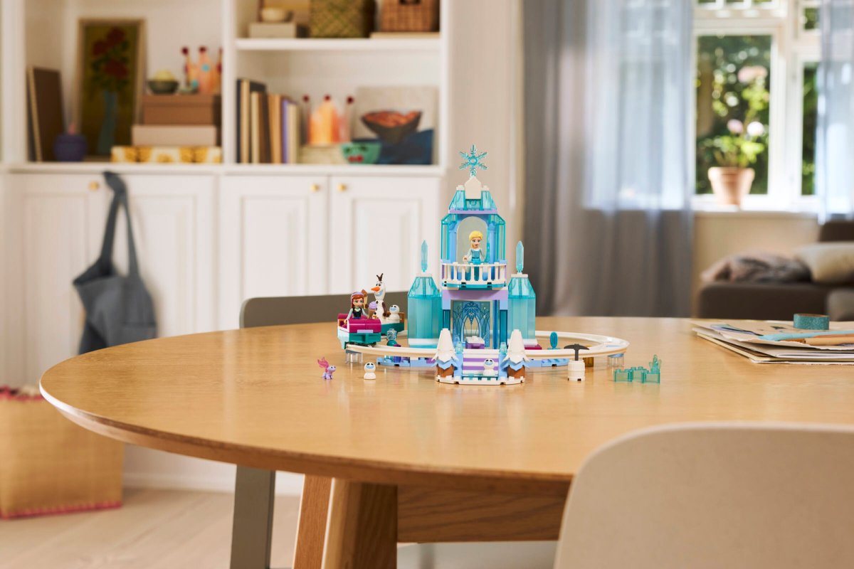 43281 LEGO Disney Princess Castello di ghiaccio di Elsa e avventura sulla neve
