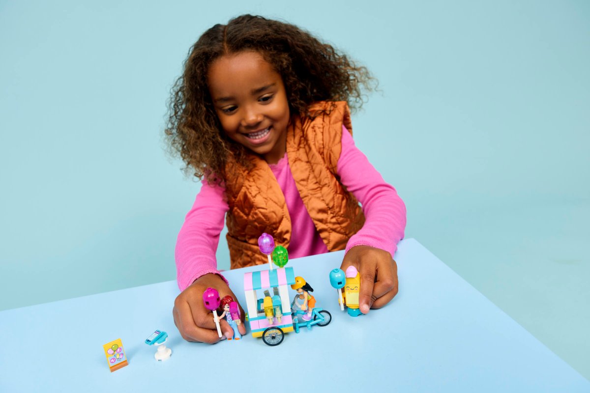 42692 LEGO Friends Bancarella dei gelati con palloncini