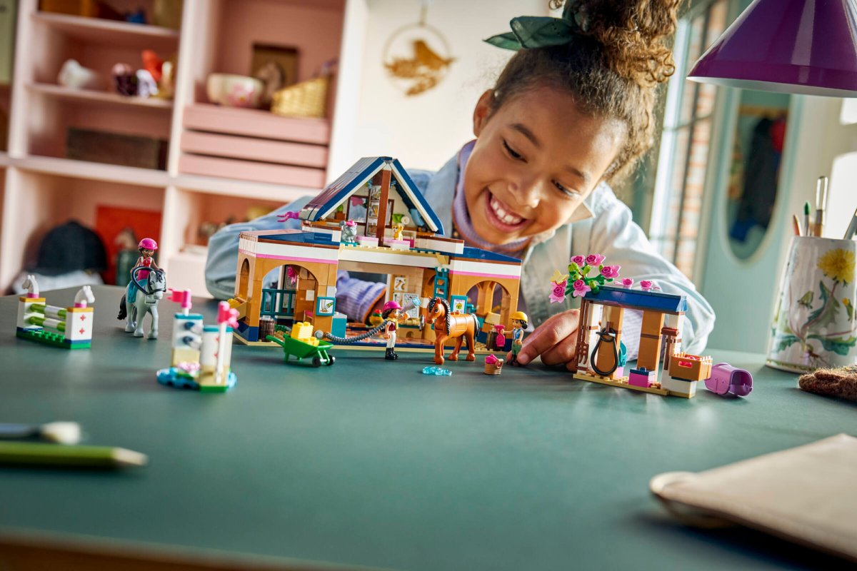 42688 LEGO Friends Scuderia e Accademia di equitazione