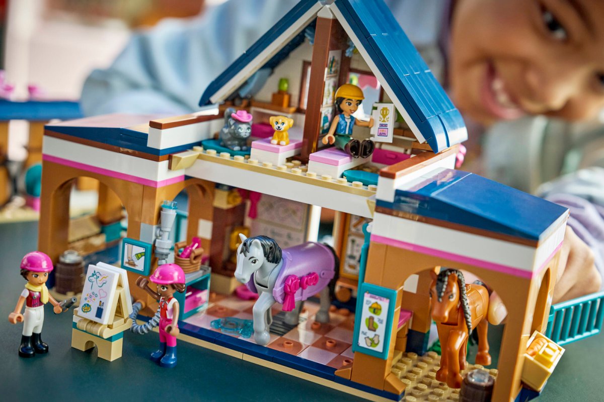 42688 LEGO Friends Scuderia e Accademia di equitazione