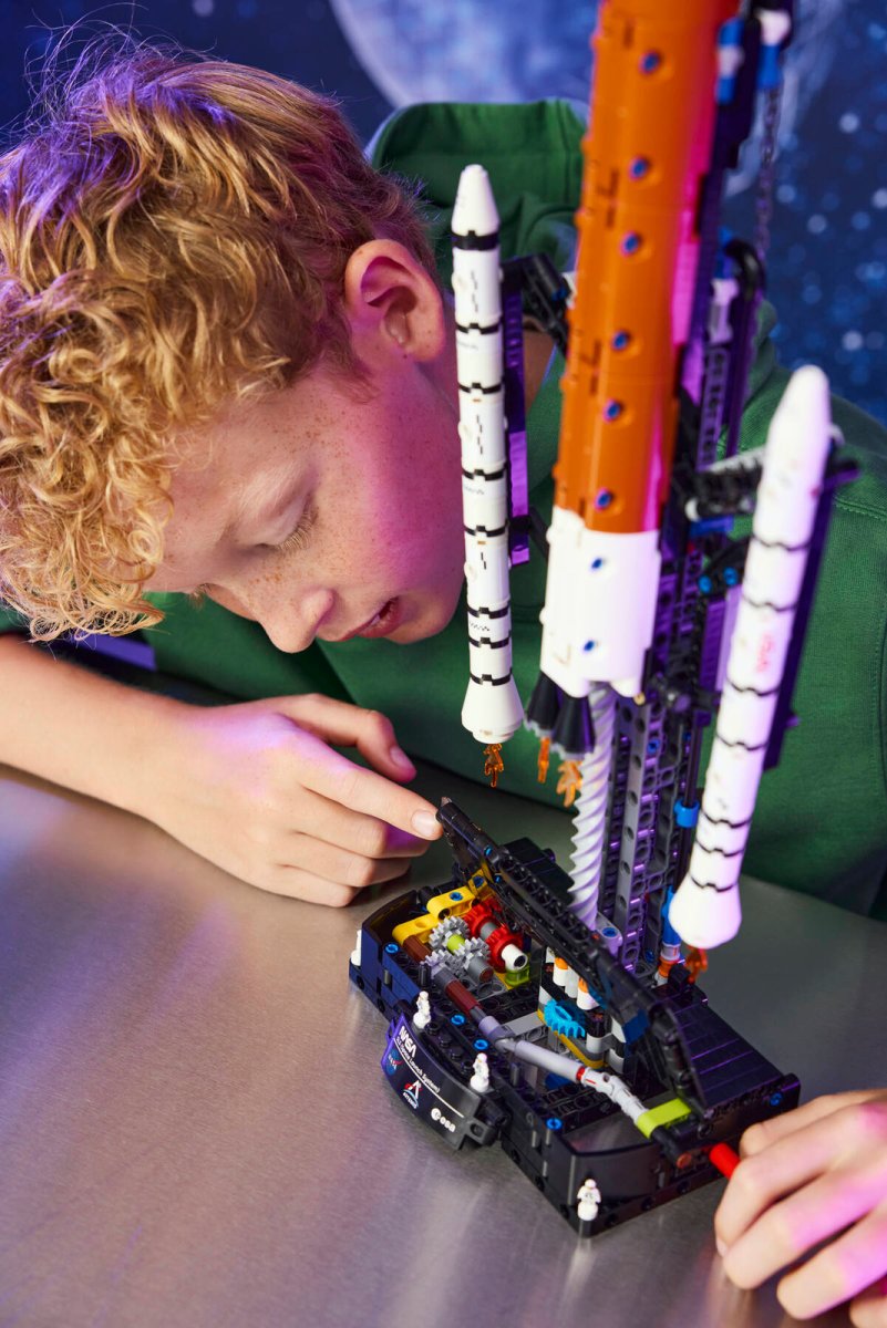 42221 LEGO Technic Sistema di lancio spaziale razzo NASA Artemis