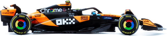 18-38249N Bburago F1 McLaren MCL 39 #4 Lando Norris 2025- con casco 1:43